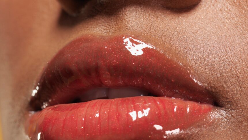 Die 15 besten Lippenöle für maximale Feuchtigkeit und Glanz, laut einer Beauty-Autorin, die sie alle ausprobiert hat