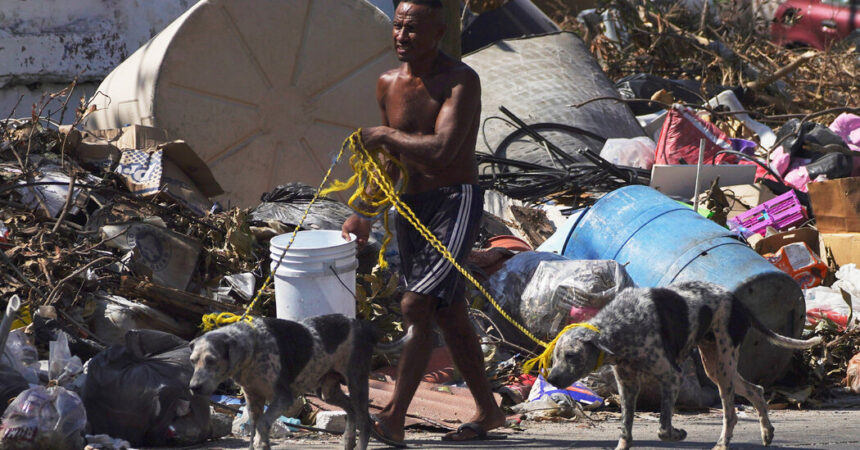 Kakerlaken und Müllberge plagen Acapulco nach dem Hurrikan