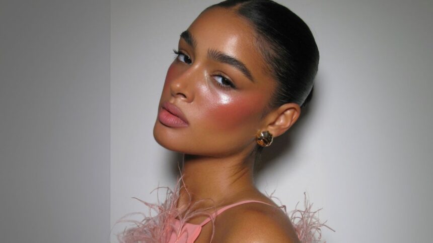 Glasiertes Rouge wird die Make-up-Trends dieses Jahres dominieren