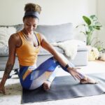 Die fünf schnellen Posen dieses Yogalehrers können Ihnen helfen, Blähungen zu bekämpfen